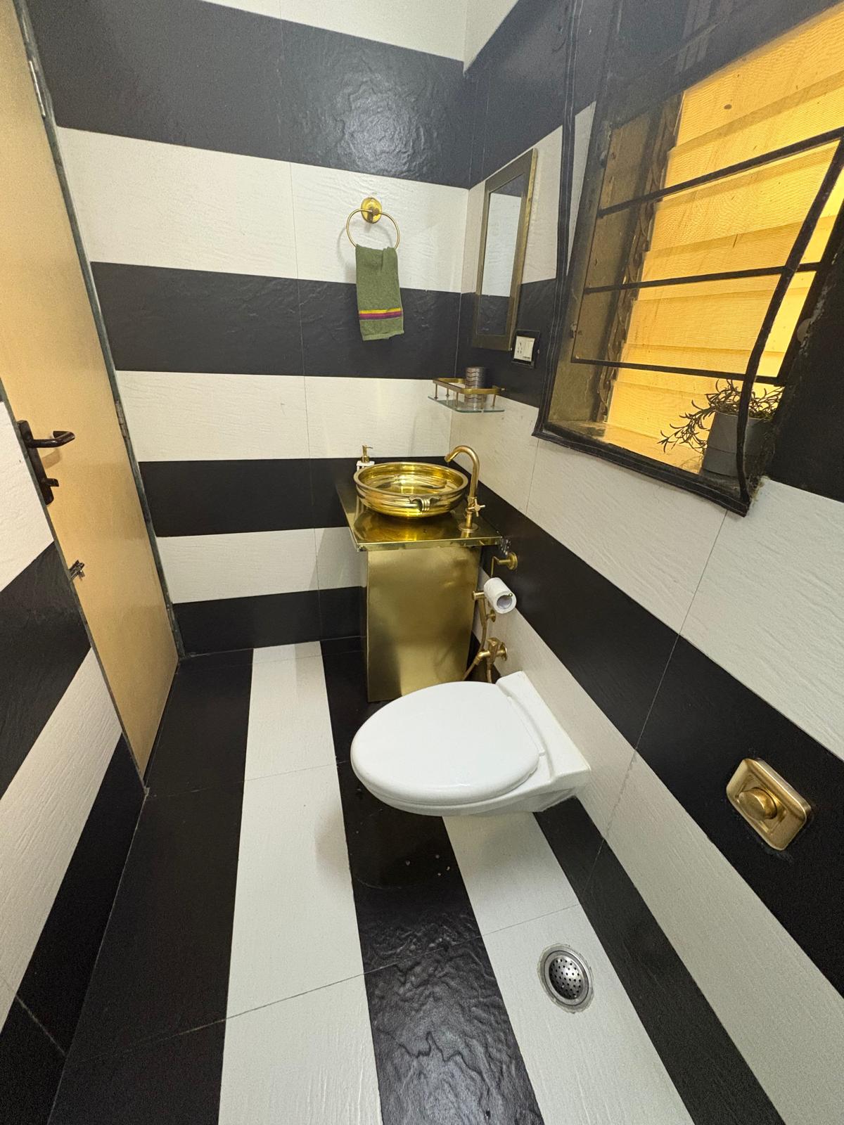 Modern Shower Room / WC